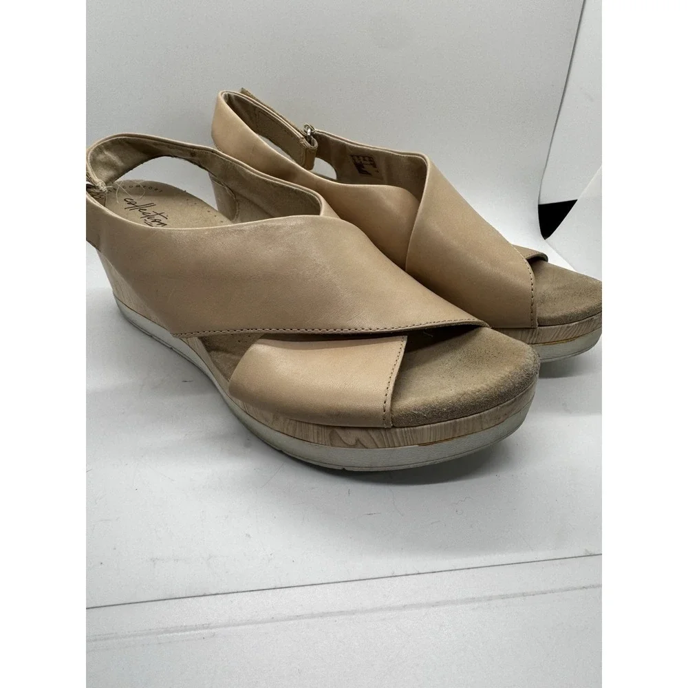 Clarks Wedge Platform Heels Cammy Pearl Size 11 EUC SB8